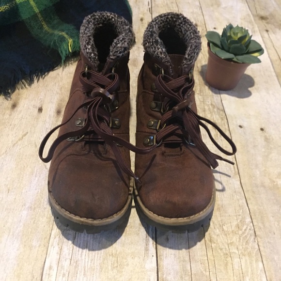 Brown Lace up winter ankle boots - Picture 6 of 15
